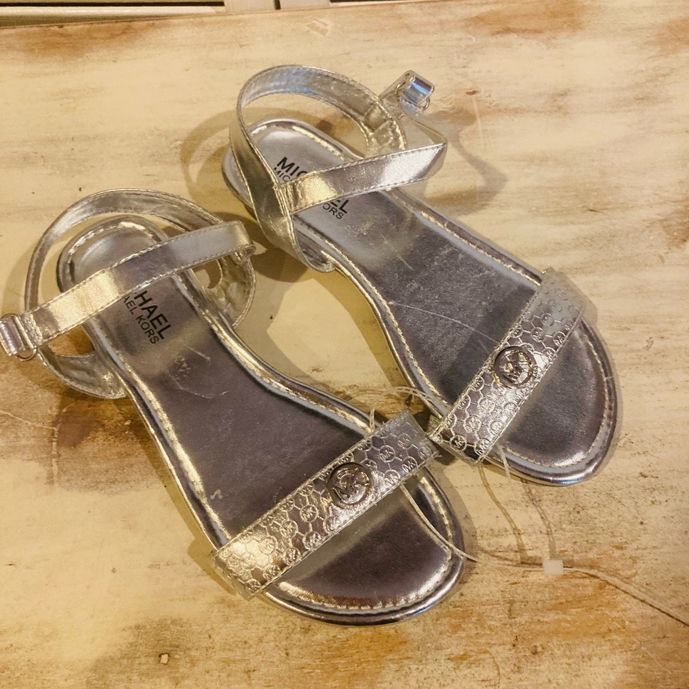 Micheal Kors sandals size 4